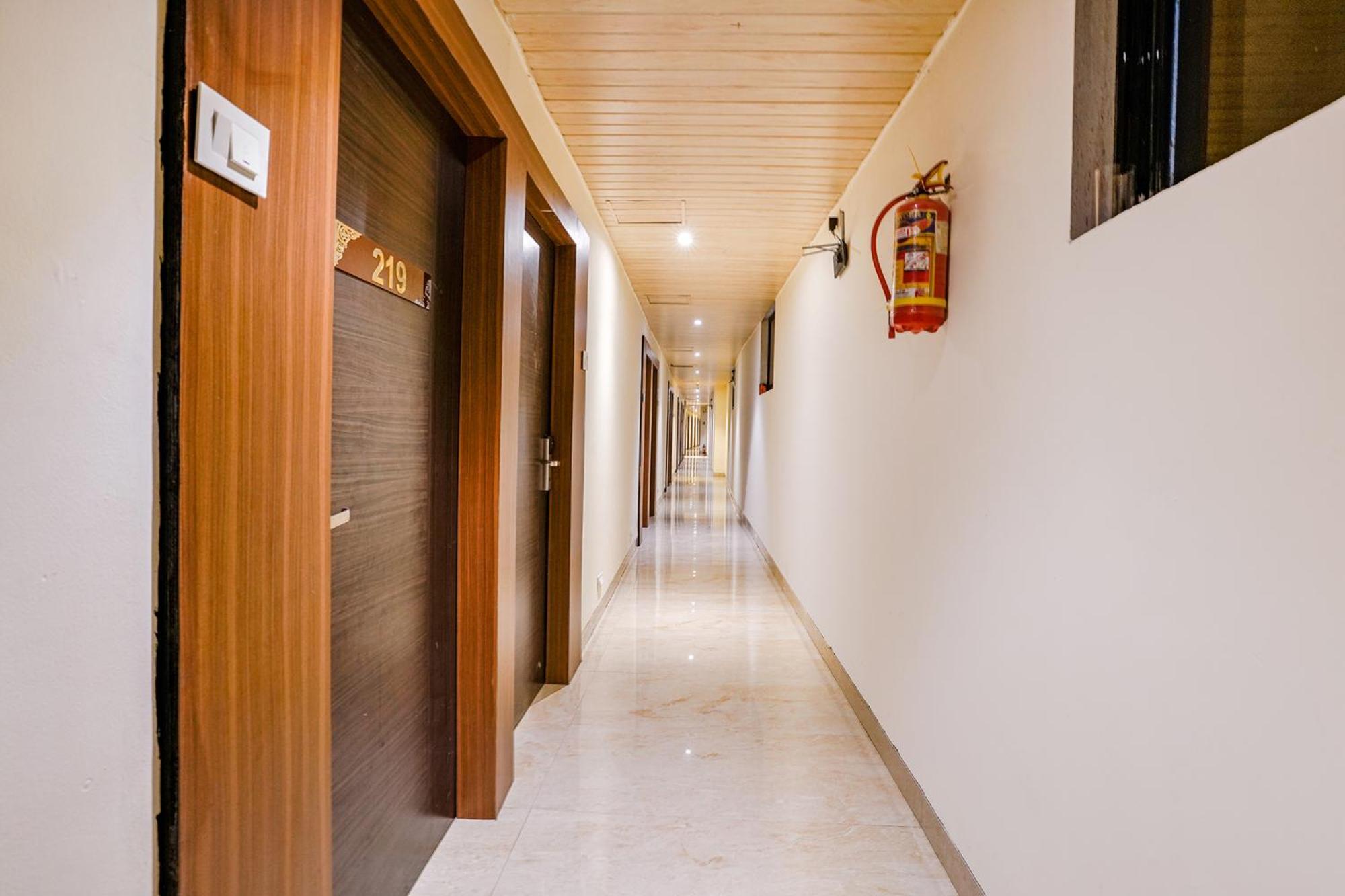 Fabexpress Embassy Suites - Nr Bkc Mumbai Exterior foto