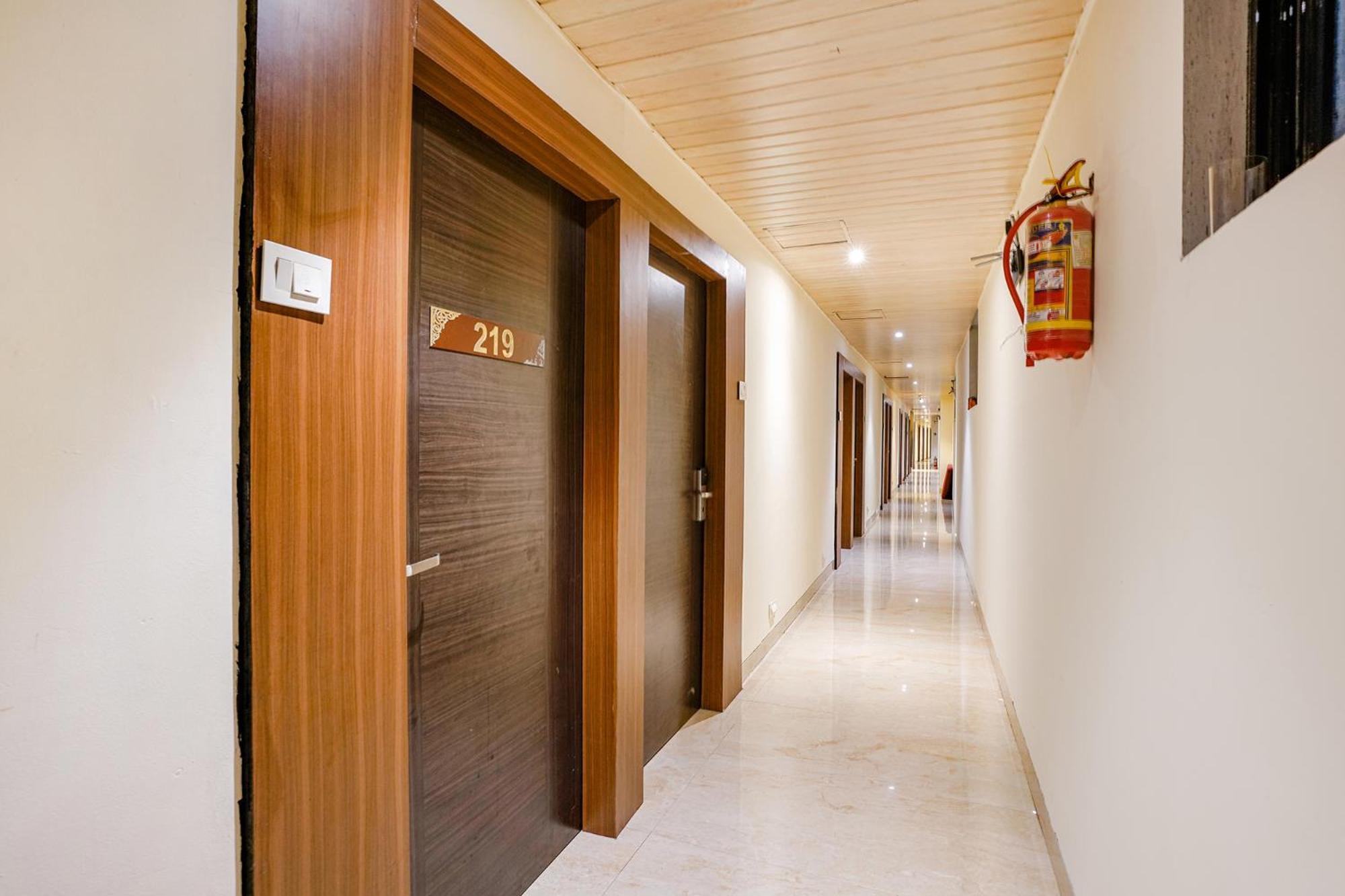 Fabexpress Embassy Suites - Nr Bkc Mumbai Exterior foto